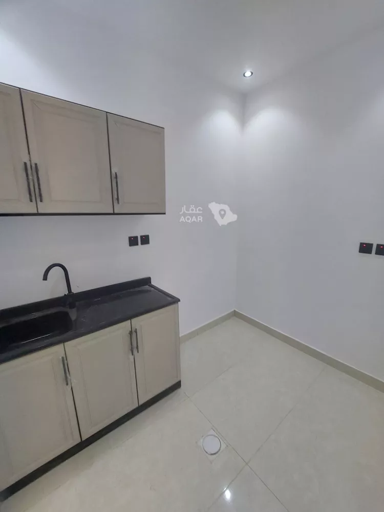 شقة للإيجار في شارع الداخلة, حي الورود, مدينة الرياض, منطقة الرياض 12