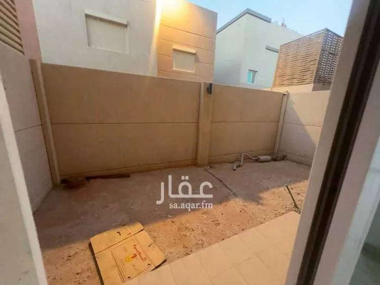 فيلا للإيجار في شارع حسن بن حيدر العدوي, حي مطار الملك خالد الدولي, مدينة الرياض, منطقة الرياض 12