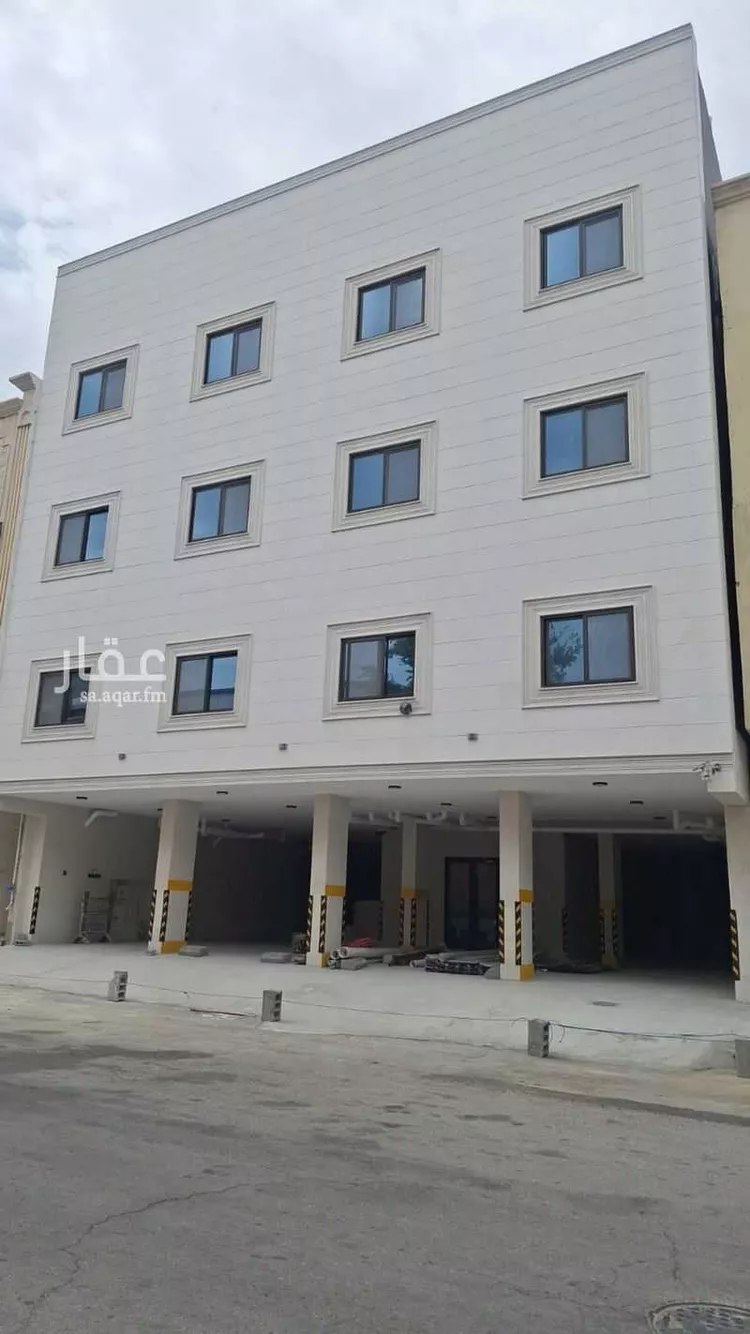 عمارة للبيع في شارع جيزان, حي الثقبة, مدينة الخبر, المنطقة الشرقية 1 صورة