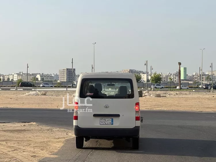 عمارة للبيع في شارع بجاد بن قيس, حي العزيزية, مدينة الدمام, المنطقة الشرقية صورة 2