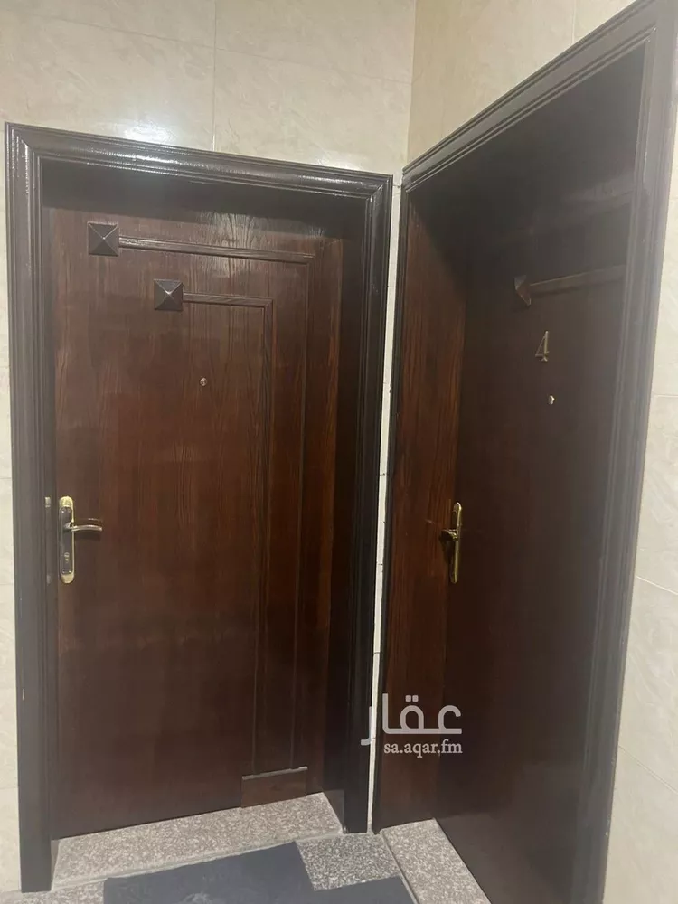 عمارة للبيع في شارع بجاد بن قيس, حي العزيزية, مدينة الدمام, المنطقة الشرقية صورة 4