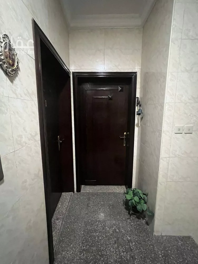 عمارة للبيع في شارع بجاد بن قيس, حي العزيزية, مدينة الدمام, المنطقة الشرقية صورة 3
