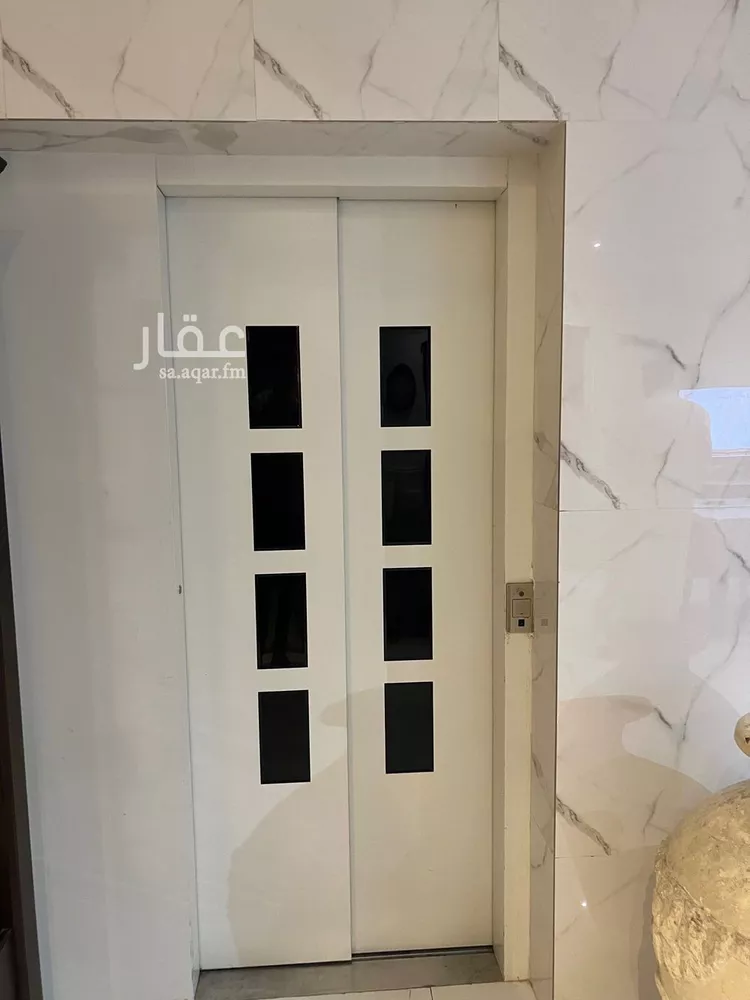 فيلا للبيع في شارع عمار ابن ياسر, حي العزيزية, مدينة الدمام, المنطقة الشرقية 13