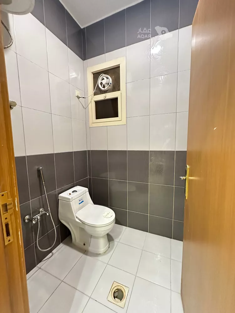 Floor for Rent in Riyadh As Sahafah 8