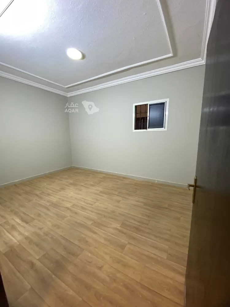 شقة للإيجار في شارع الدفاع, حي إشبيلية, مدينة الرياض, منطقة الرياض 8
