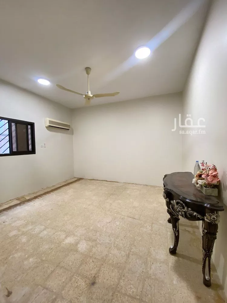 فيلا للإيجار في شارع الدفاع, حي إشبيلية, مدينة الرياض, منطقة الرياض 13
