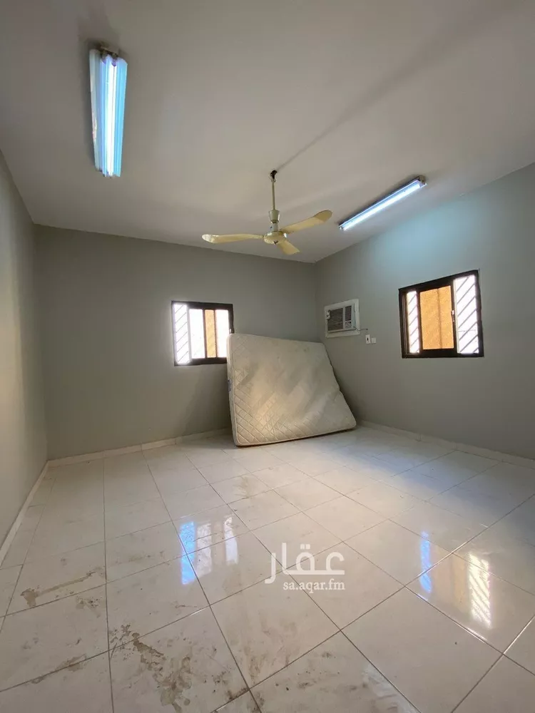 فيلا للإيجار في شارع الدفاع, حي إشبيلية, مدينة الرياض, منطقة الرياض 29