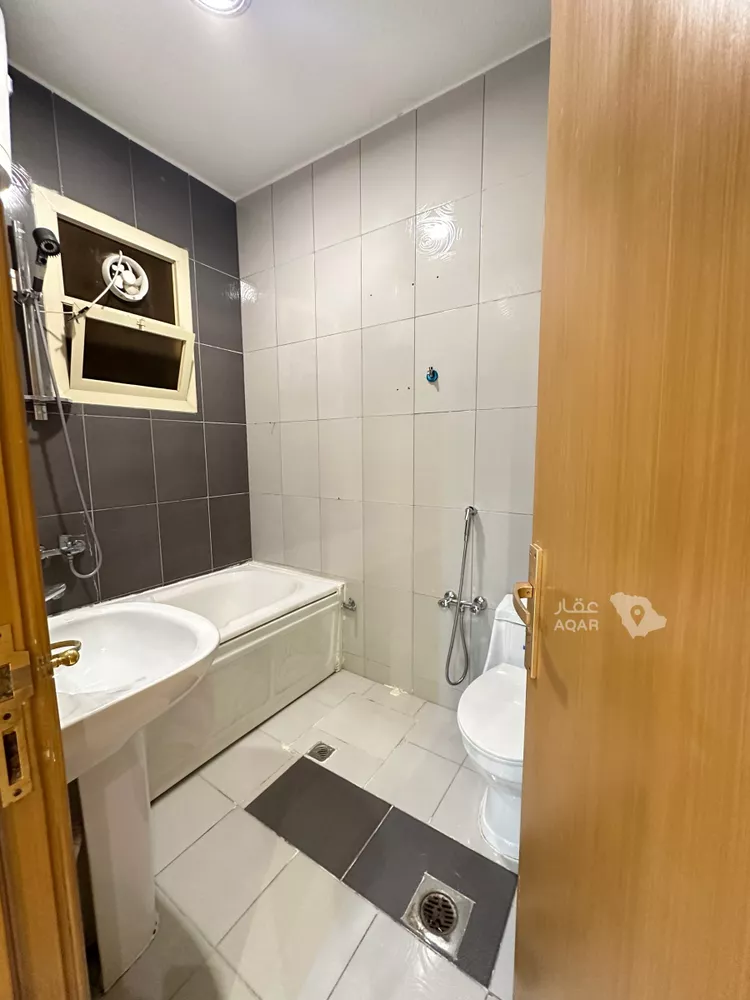 Floor for Rent in Riyadh As Sahafah 17