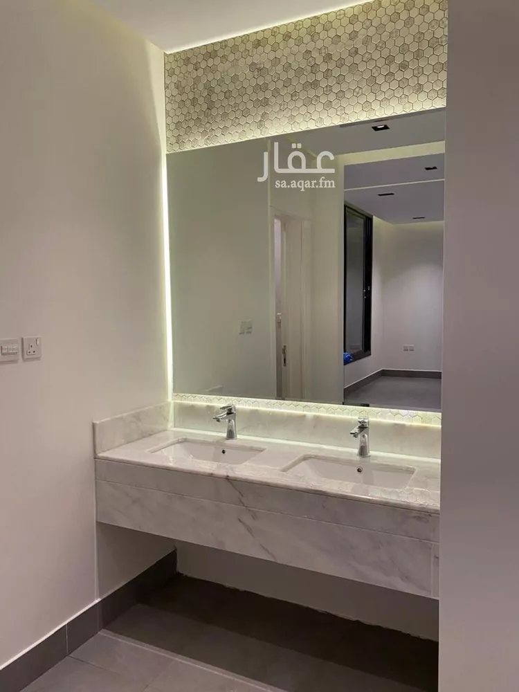 فيلا للبيع في شارع أحمد بن عجلان, حي القيروان, مدينة الرياض, منطقة الرياض صورة 3