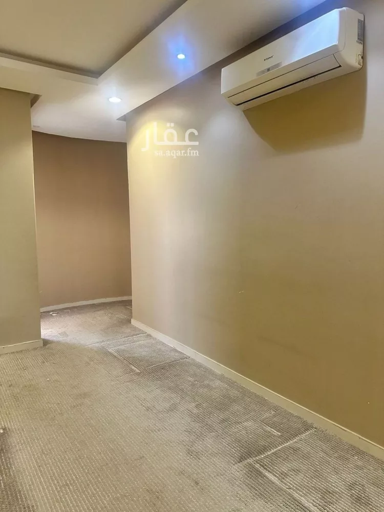 فيلا للإيجار في شارع عمر الهواري, حي القيروان, مدينة الرياض, منطقة الرياض صورة 5