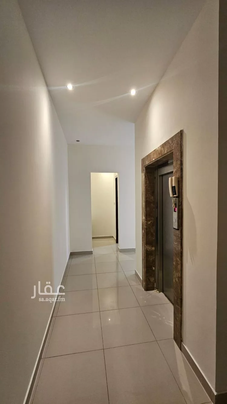 فيلا للإيجار في شارع رقم 303, حي الملقا, مدينة الرياض, منطقة الرياض