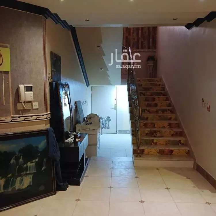 فيلا للبيع في شارع أحمد بن الحسين المروزي, حي عرقة, مدينة الرياض, منطقة الرياض 1 صورة