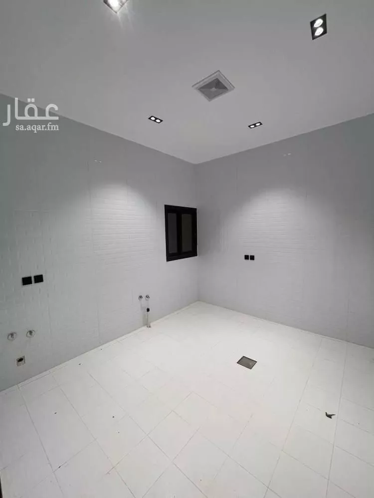 دور للبيع في شارع عبدالله بن أبي البركات, حي عكاظ, مدينة الرياض, منطقة الرياض صورة 2