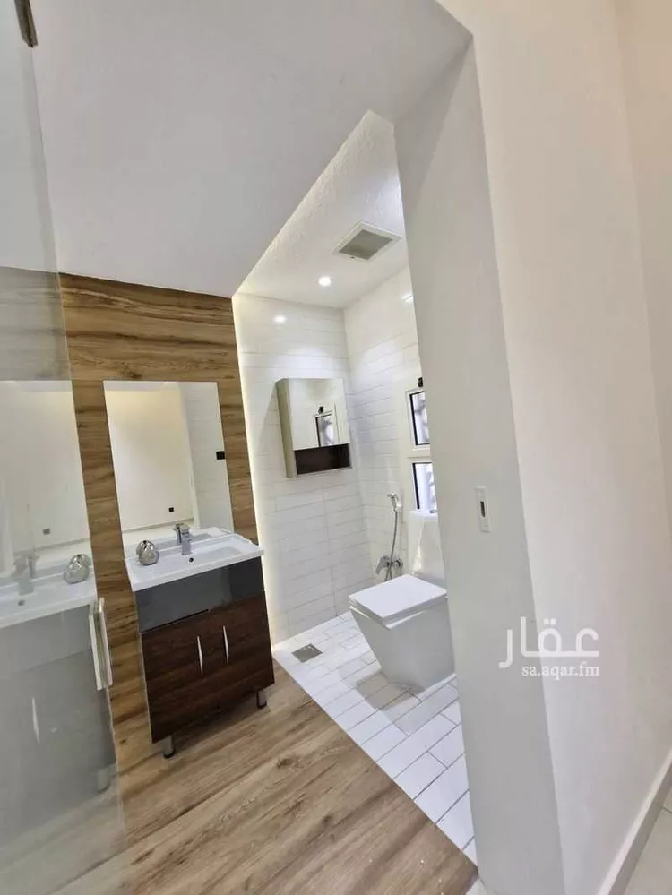 فيلا للإيجار في شارع حسين بن حسن, حي النزهة, مدينة الرياض, منطقة الرياض صورة 3