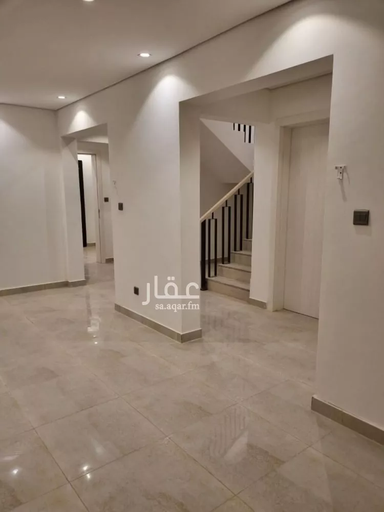 فيلا للبيع في شارع يوسف بن أبي إسحاق, حي النرجس, مدينة الرياض, منطقة الرياض صورة 2