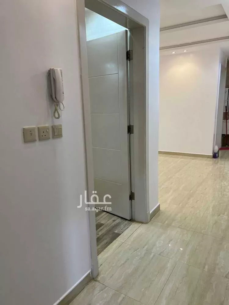 شقة للإيجار في شارع إسحاق بن مخلد ، حي عكاظ ، الرياض ، منطقة الرياض