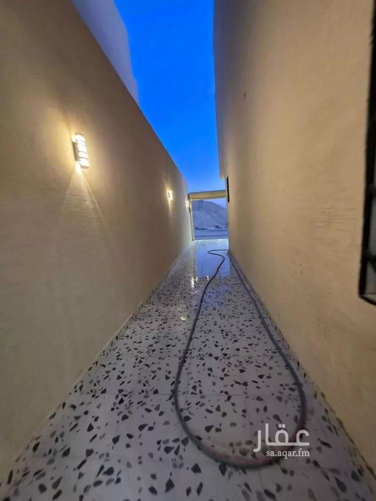 دور للبيع في شارع ابن نعيم, حي طيبة, مدينة الرياض, منطقة الرياض صورة 3