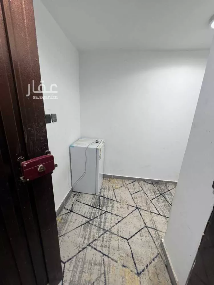 غرفة للإيجار في شارع هانئ قبيصه ، حي الرياض ، جدة ، جدة صورة 3