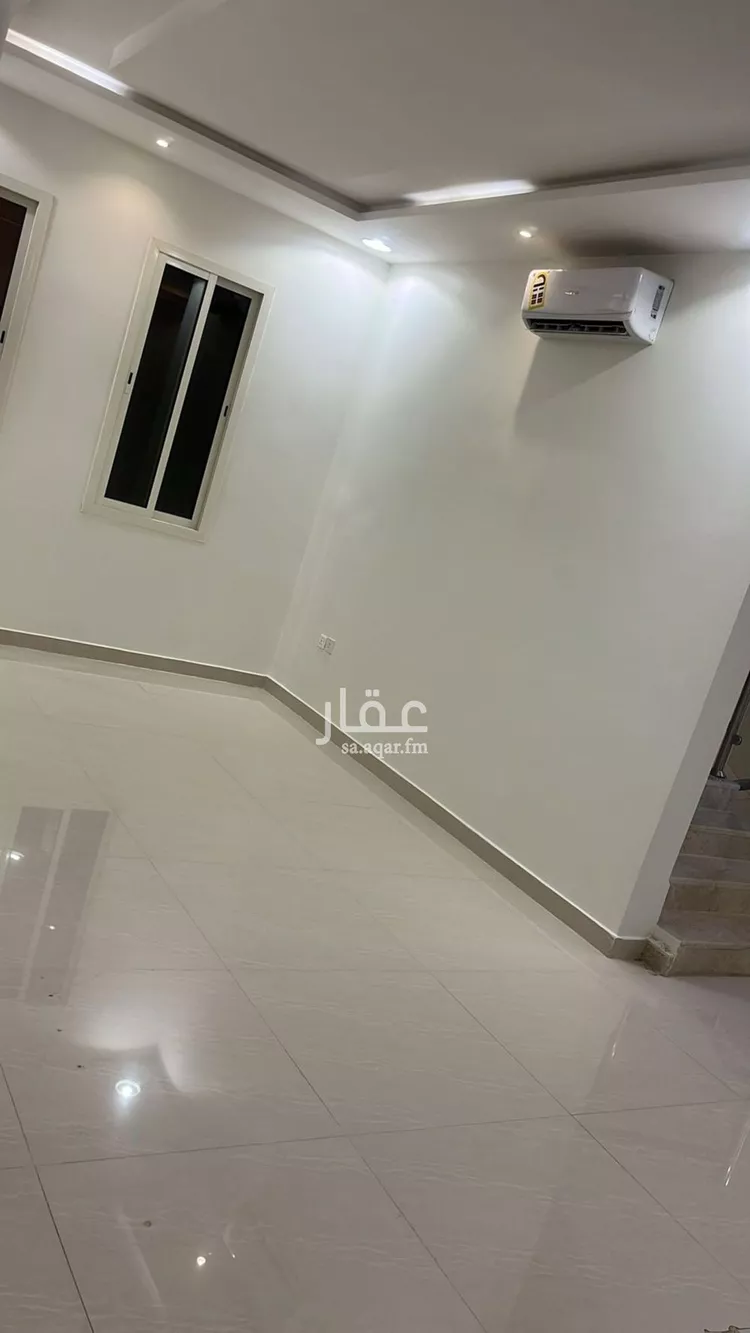 فيلا للإيجار في شارع أبي الفرج المبارك, حي العارض, مدينة الرياض, منطقة الرياض 1 صورة