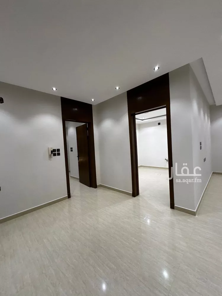 دور للبيع في شارع الحارث بن عبدالرحمن, حي عكاظ, مدينة الرياض, منطقة الرياض صورة 5