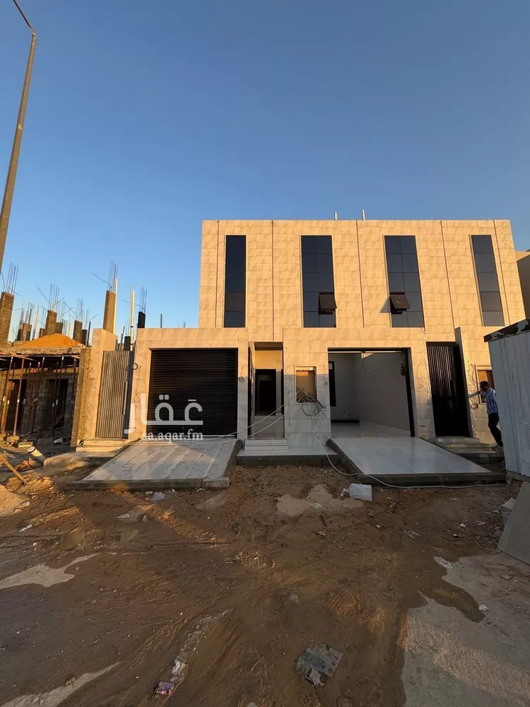 فيلا للبيع في شارع النفوذ, حي عكاظ, مدينة الرياض, منطقة الرياض