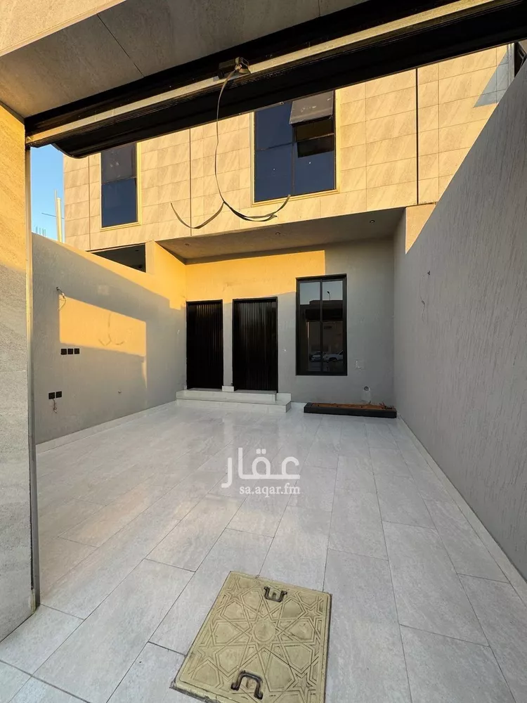 فيلا للبيع في شارع النفوذ, حي عكاظ, مدينة الرياض, منطقة الرياض صورة 2