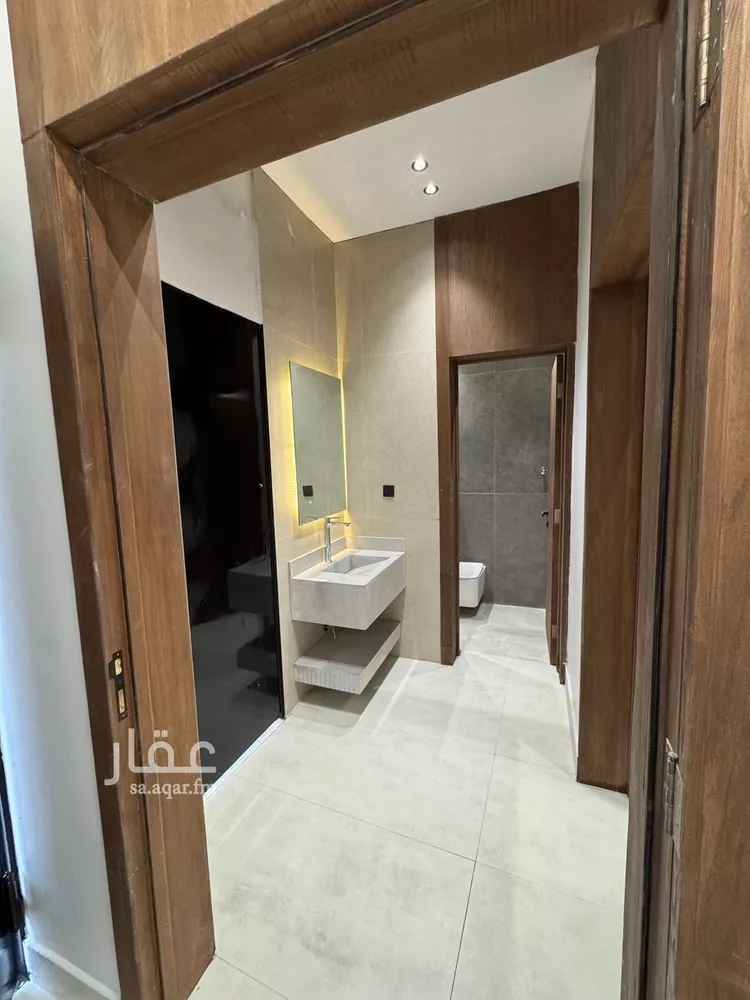 فيلا للبيع في شارع النفوذ, حي عكاظ, مدينة الرياض, منطقة الرياض صورة 4