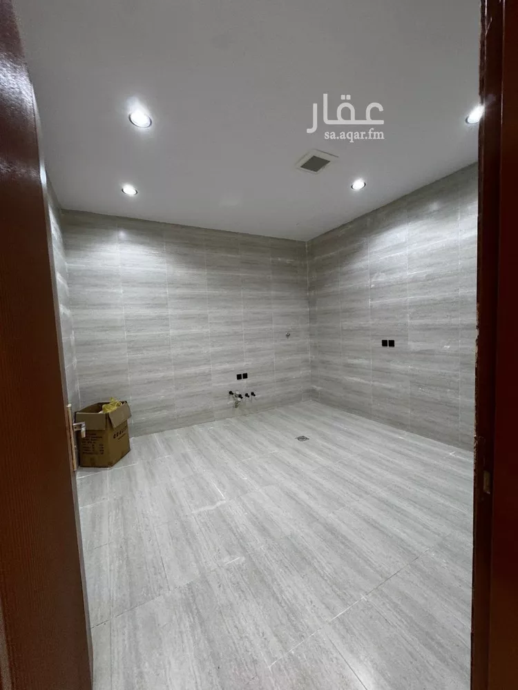 Floor for Sale in Riyadh Dirab 6