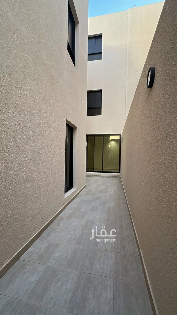 Building for Sale in Riyadh Tuwaiq 7