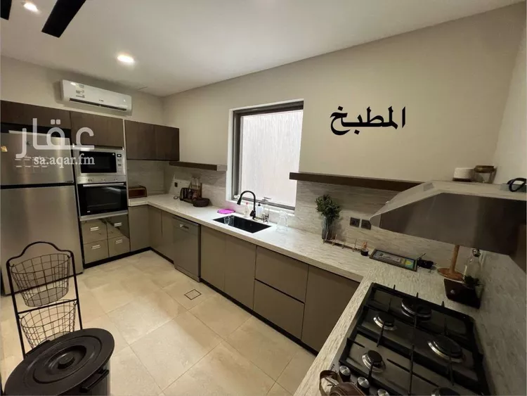 Floor for Sale in Riyadh Okaz 14
