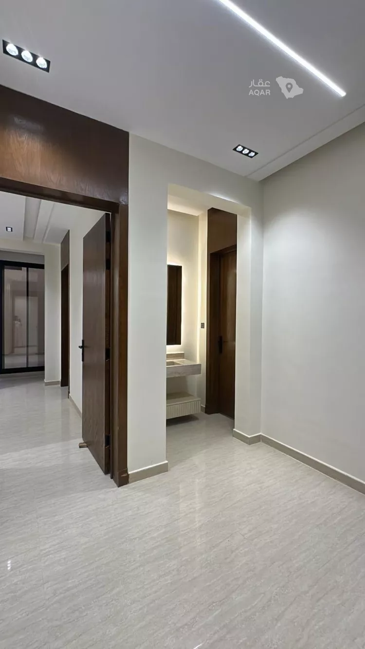 Building for Sale in Riyadh Tuwaiq 10