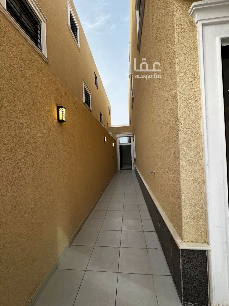 Floor for Sale in Riyadh Dirab 10