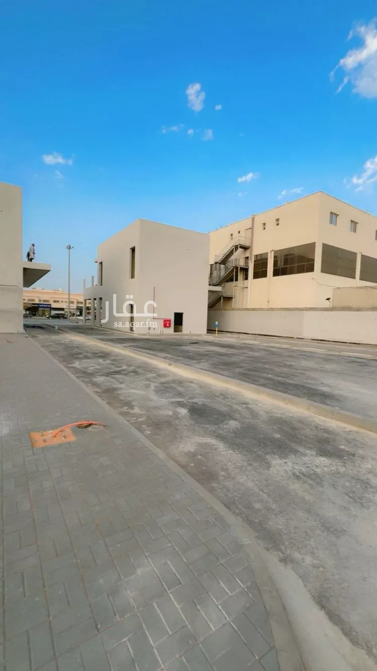 Complex for rent in Riyadh Dhahrat Laban صورة 3