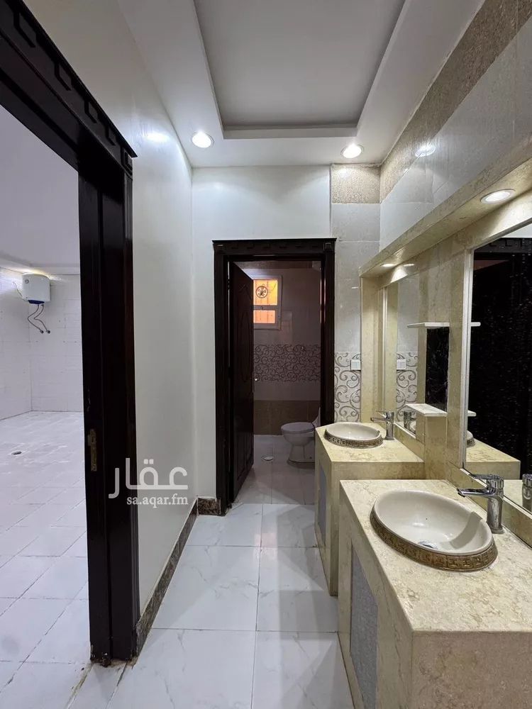 فيلا للبيع في شارع ابي الحسن الاهوازي, حي طويق, مدينة الرياض, منطقة الرياض 12