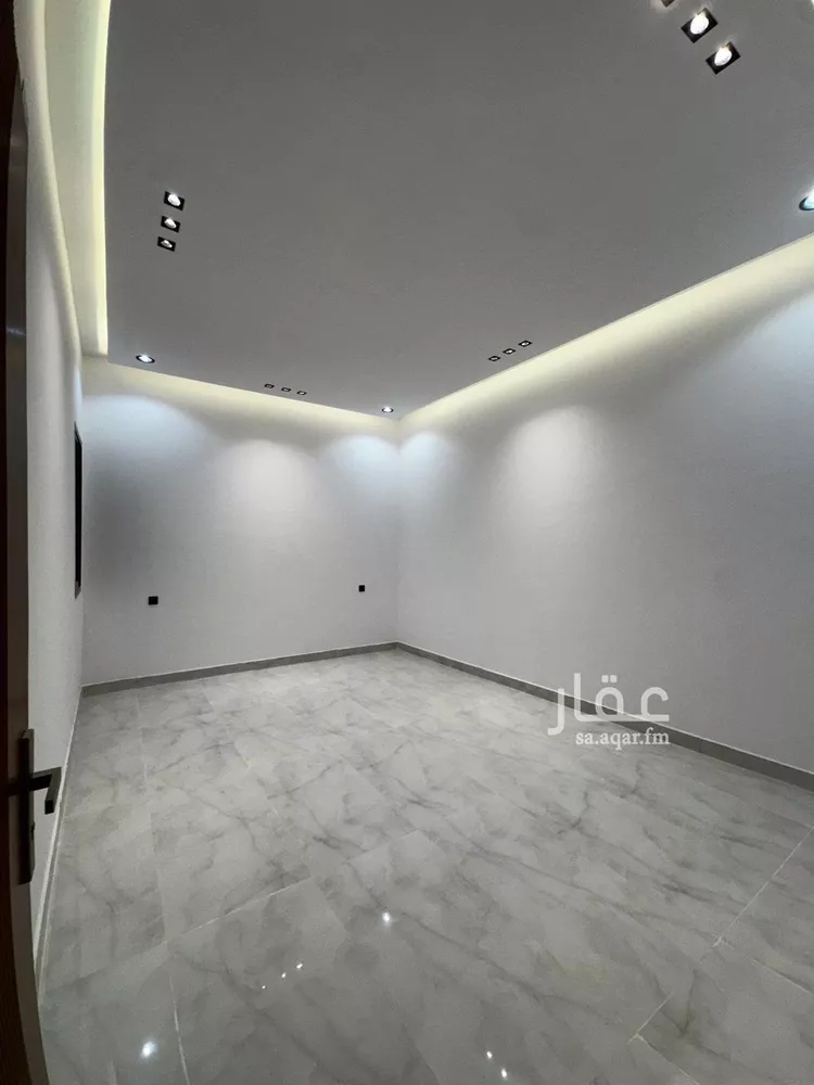 Floor for Sale in Riyadh Dirab 9