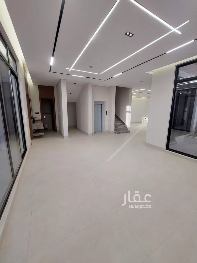 فيلا للبيع في شارع عمرو بن مرزوق, حي المهدية, مدينة الرياض, منطقة الرياض 8