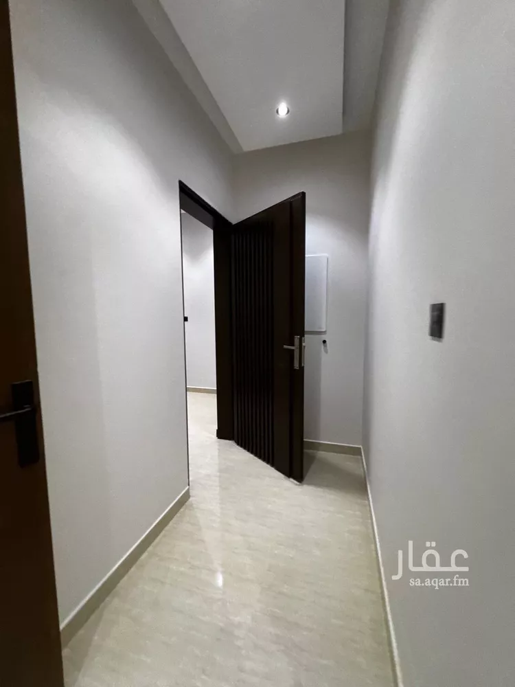 دور للبيع في شارع الحارث بن عبدالرحمن, حي عكاظ, مدينة الرياض, منطقة الرياض صورة 4