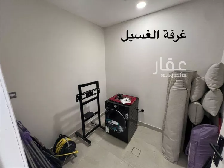 دور للبيع في شارع إسماعيل البيهقي, حي عكاظ, مدينة الرياض, منطقة الرياض صورة 2