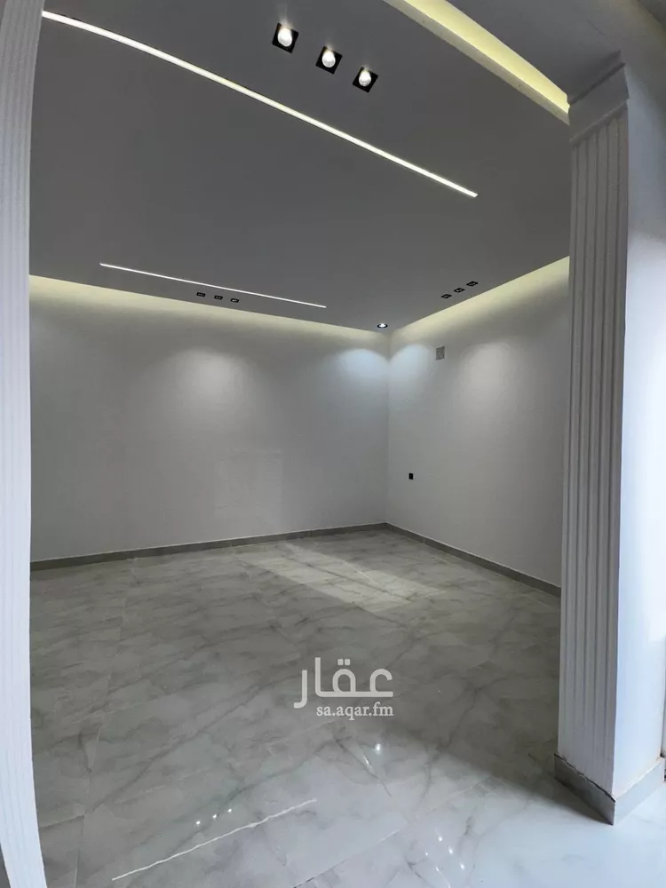 Floor for Sale in Riyadh Dirab 8