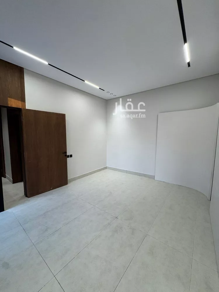 فيلا للبيع في شارع النفوذ, حي عكاظ, مدينة الرياض, منطقة الرياض صورة 5