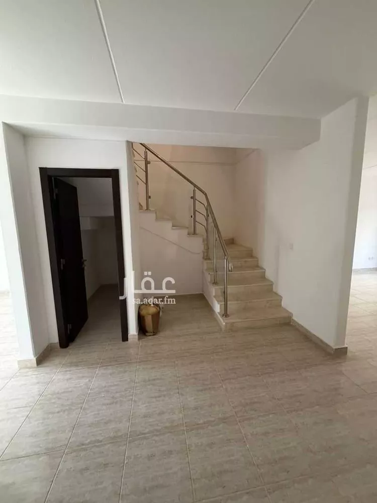 فيلا للبيع في شارع احمد بن المنادي, حي مطار الملك خالد الدولي, مدينة الرياض, منطقة الرياض صورة 5
