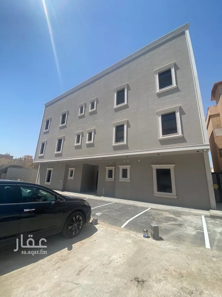 عمارة للبيع في شارع بدر المزني, حي الضباط, مدينة الرياض, منطقة الرياض صورة 2