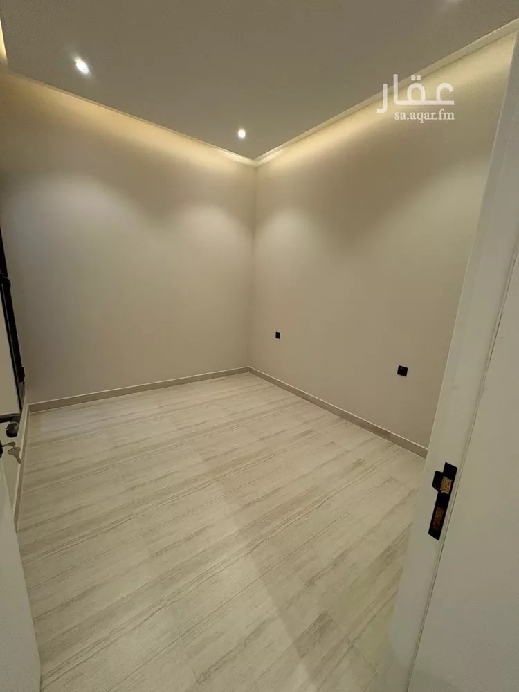 دور للبيع في شارع عبدالملك القلعي, حي العارض, مدينة الرياض, منطقة الرياض صورة 4