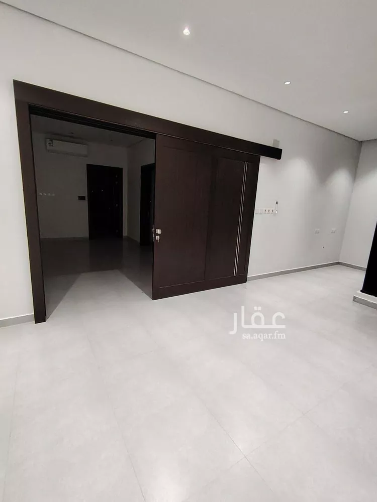 فيلا للإيجار في شارع العريفة, حي النفل, مدينة الرياض, منطقة الرياض صورة 5