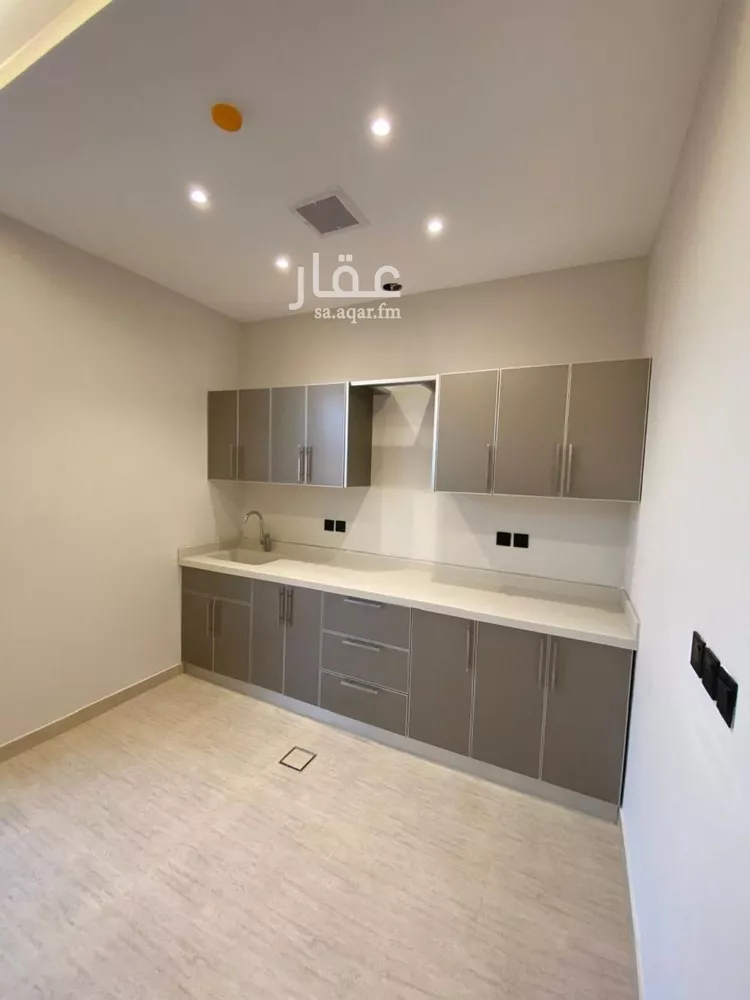 عمارة للبيع في شارع العشيرة, حي ظهرة لبن, مدينة الرياض, منطقة الرياض صورة 4