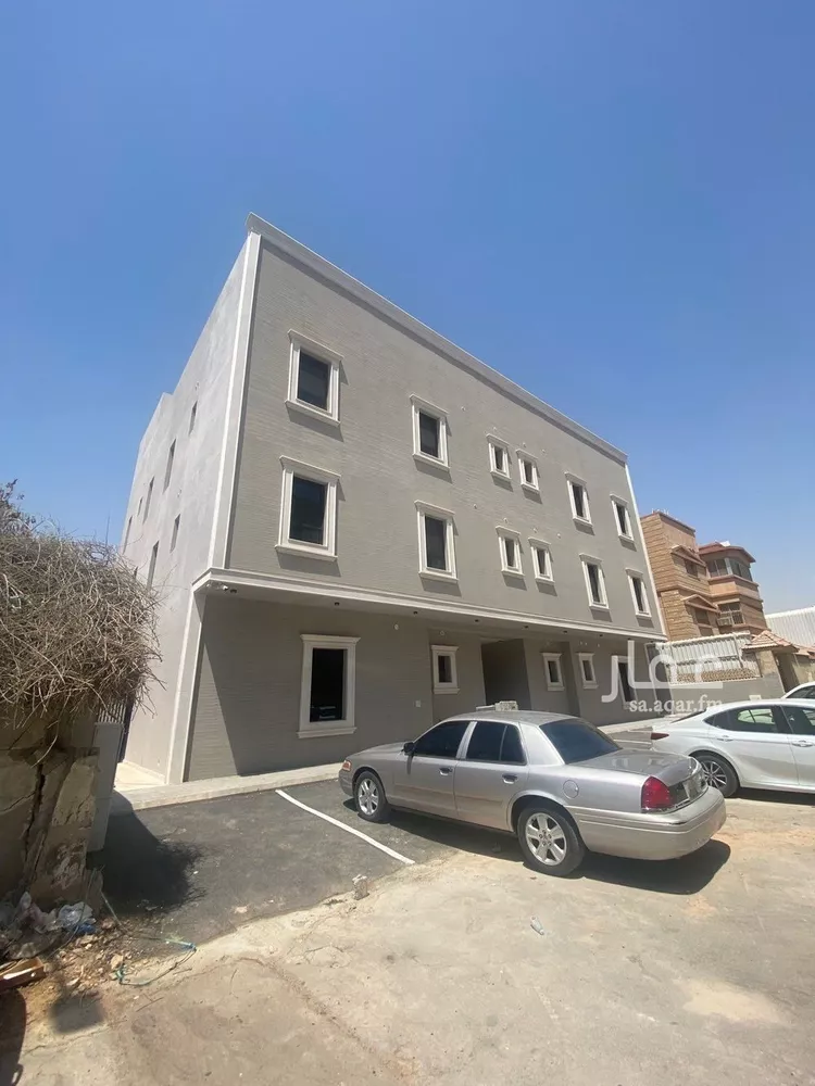 عمارة للإيجار في شارع بدر المزني, حي الضباط, مدينة الرياض, منطقة الرياض صورة 3