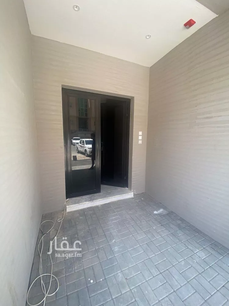 عمارة للبيع في شارع بدر المزني, حي الضباط, مدينة الرياض, منطقة الرياض صورة 3