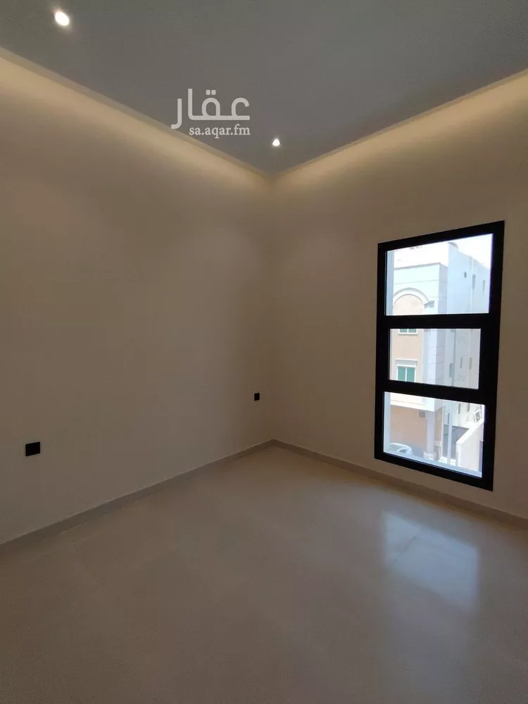 عمارة للبيع في شارع الفرزدق, حي الضباط, مدينة الرياض, منطقة الرياض صورة 3