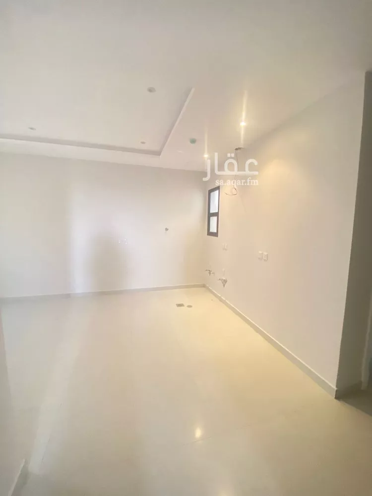 عمارة للبيع في شارع بدر المزني, حي الضباط, مدينة الرياض, منطقة الرياض صورة 2