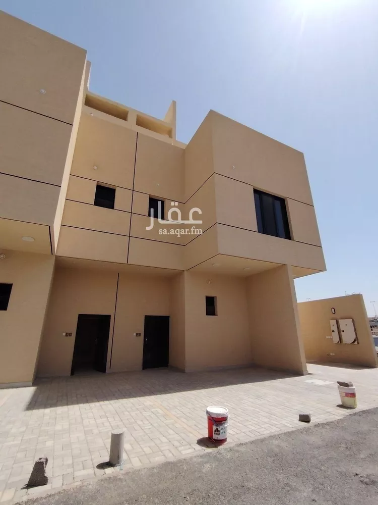 دور للبيع في شارع هجر, حي الضباط, مدينة الرياض, منطقة الرياض صورة 4